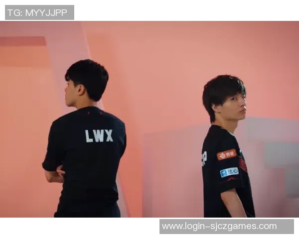 大师赛中FPX团队协作表现分析与评价探讨实时新闻